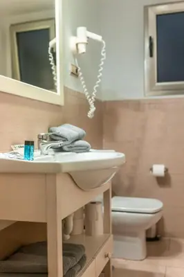 Un baño de Apartamentos Oasis Sol