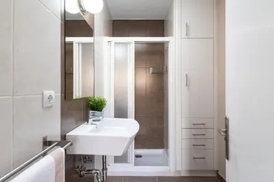 Un baño de Bungalow next to the Beach