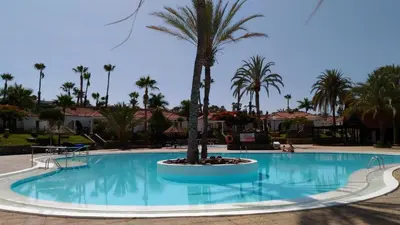Piscina en o cerca de Parque Golf 6