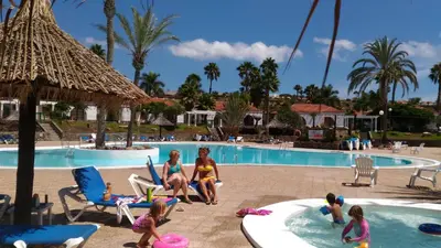 Piscina en o cerca de Parque Golf 6
