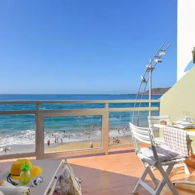 Beachfront Apartment Las Canteras LM52YY by VillaGranCanaria