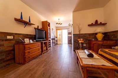 Una televisión o centro de entretenimiento en Villa Paulito El Roque