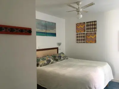 Cama o camas de una habitación en Puerto de Mogan - Little Venecia Harbour Apt 324 with 40sqm rooftop terrace, Scandinavian interior - Gran Canaria