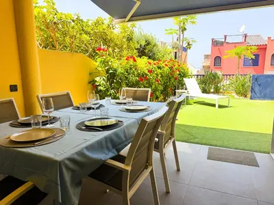 Jardín al aire libre en Sunset House in Meloneras by CanaryScape