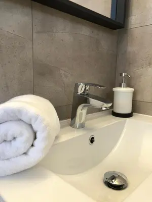 Un baño de 5 min walk from Yumbo! 128