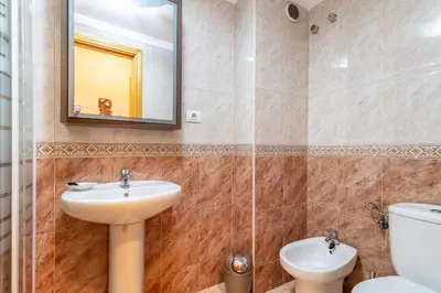 Un baño de Ingenio 2 Bdr Wifi 4PAX
