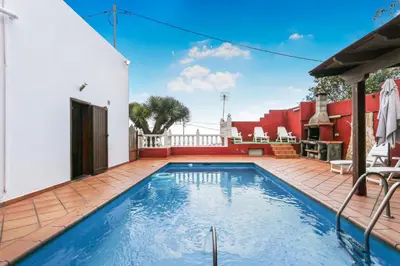 Piscina en o cerca de Mountain Chalet Sea Views & Pool
