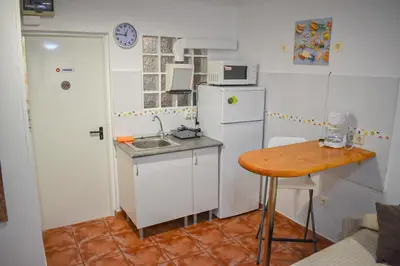 Una cocina o zona de cocina en Beachback Studio Airport