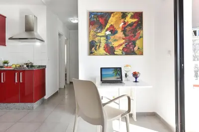 Una cocina o zona de cocina en Beach Apartment in Playa del Cura 323 by VillaGranCanaria