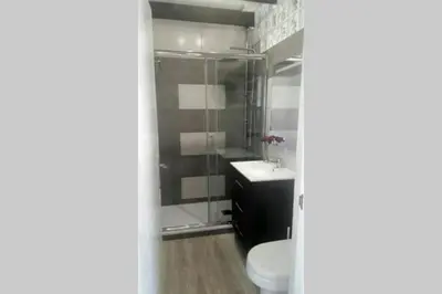 Un baño de la meliana
