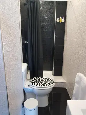 Un baño de La Naval 209, 6ºA - TOKYO -