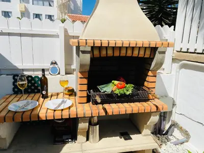Barbacoa disponible para clientes en el apartamento