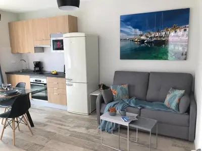 Una cocina o zona de cocina en Harrys Palm Puerto de Mogán con jacuzzi