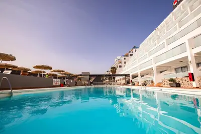 Piscina en o cerca de Servatur Castillo de Sol