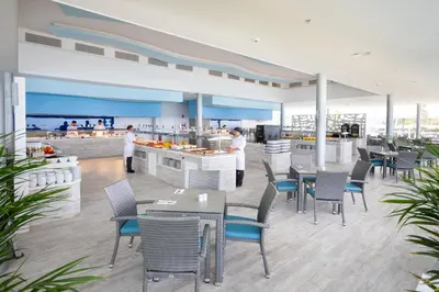 Un restaurante o sitio para comer en Hotel Riu Gran Canaria - All Inclusive