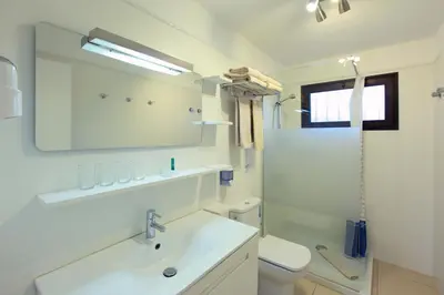 Un baño de Grupotel Tres Vidas