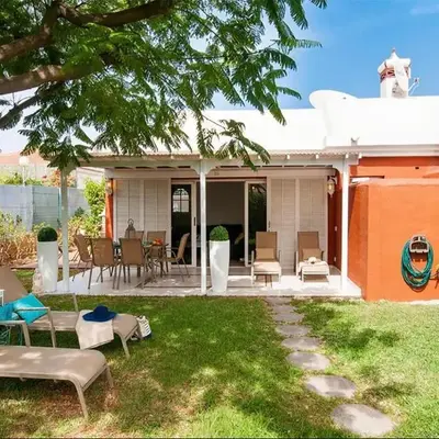 Flamboyant Tree Garden Holiday Home