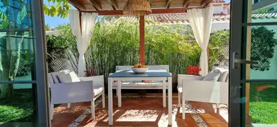 Jardín al aire libre en Los Porches D40 By Pride Holiday Rentals