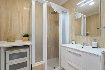 Un baño de Amarre Bay