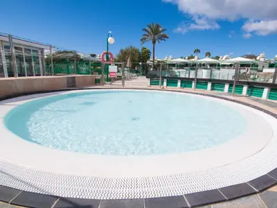 Piscina en o cerca de BUNGALOW CAMPO DE GOLF