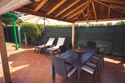 Un patio o zona al aire libre en Ahtha Green Bungalow Maspalomas