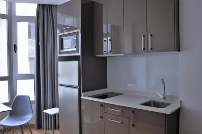 Una cocina o zona de cocina en Atlantic Apartments