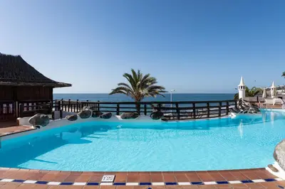 Piscina en o cerca de Altamar 52 with terrace & pool By CanariasGetaway