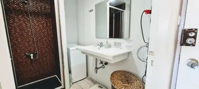 Un baño de VV Canteras Ático 