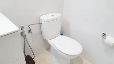 Un baño de White Rose