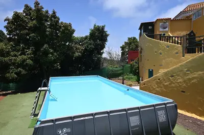 Piscina en o cerca de La Alpispa