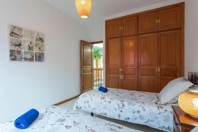 Cama o camas de una habitación en The Yellow House - Solarium - Climatized Pool