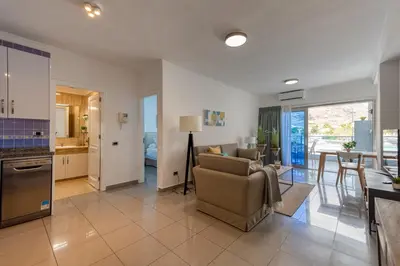 Una cocina o zona de cocina en Sunny Valley Apartment