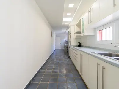 Una cocina o zona de cocina en Maspalomas Golf Villa Private Heated Pool-no stairs