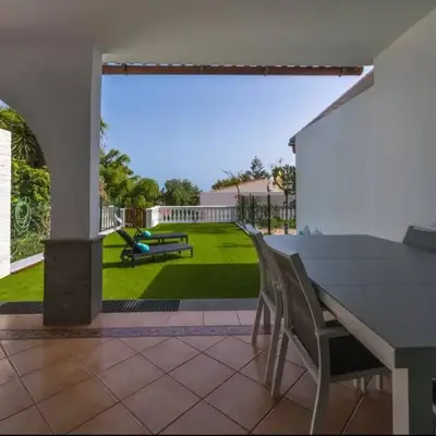 Dúplex con jardín y buenas vistas