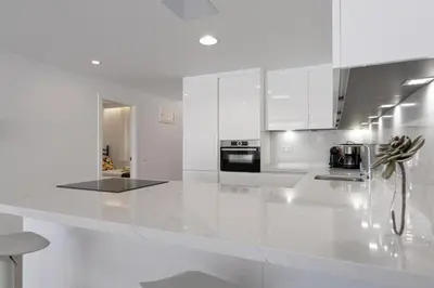 Una cocina o zona de cocina en BLUE SEA II - FRONT BEACH