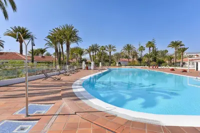 Piscina en o cerca de Bungalow Sun Club OS55 by VillaGranCanaria