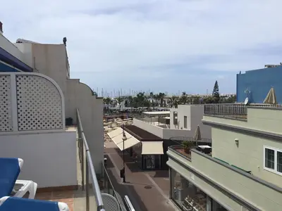 Un balcón o terraza de BEACH SIDE