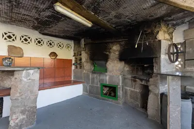 Una cocina o zona de cocina en The Corner of Dreams - Pool - Parking - Rural