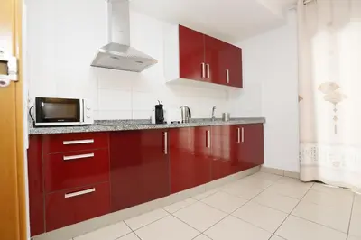 Una cocina o zona de cocina en Masvacation HR, 4Room, Terrace, Parking