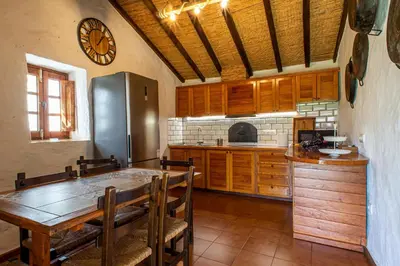 Una cocina o zona de cocina en Casa Rural El Majano