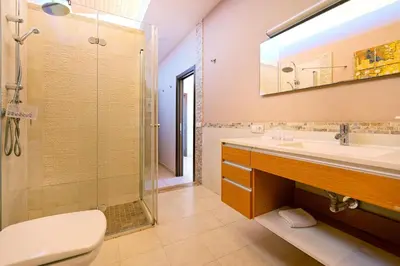 Un baño de Parralito by VillaGranCanaria