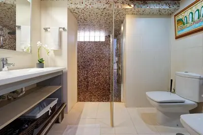 Un baño de Parralito by VillaGranCanaria