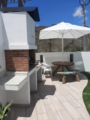 Un patio o zona al aire libre en Villa Aura