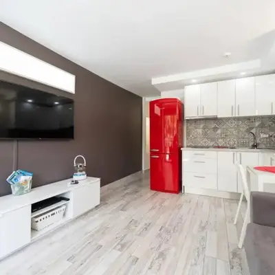 Luxury apt 1 MINUTE from the Beach of the Dunes