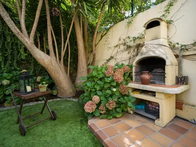 Barbacoa disponible para clientes en la casa o chalet