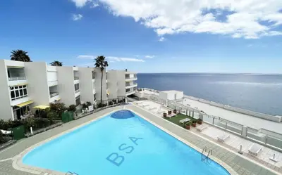 Piscina en o cerca de The Cruise Ship Cabin