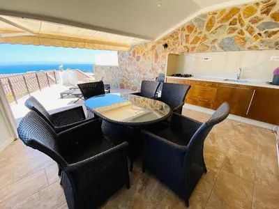 Plano de The Feelgood House with jacuzzi and ocean view