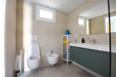 Un baño de BC Apartment 2