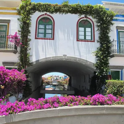 Edificio en el que se encuentra el apartamento