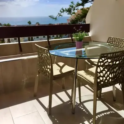 Las Arenas - apartamento moderno con vistas al mar y WiFi veloz de fibra óptica